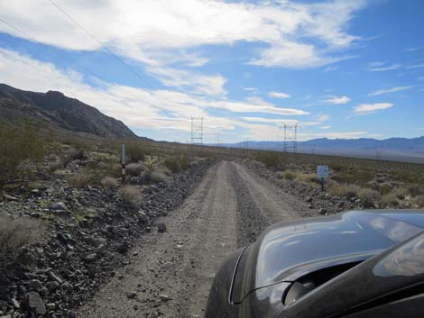 Keyhole Canyon Road