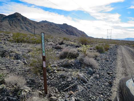 Keyhole Canyon Road