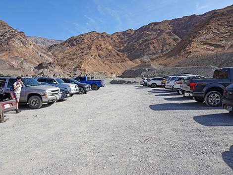 Mosaic Canyon Road