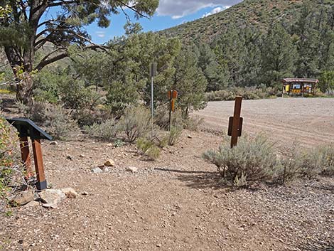 Lovell Canyon Trailhead